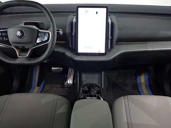 2025 Volvo EX30, белый, 5940019 рублей - вид 6