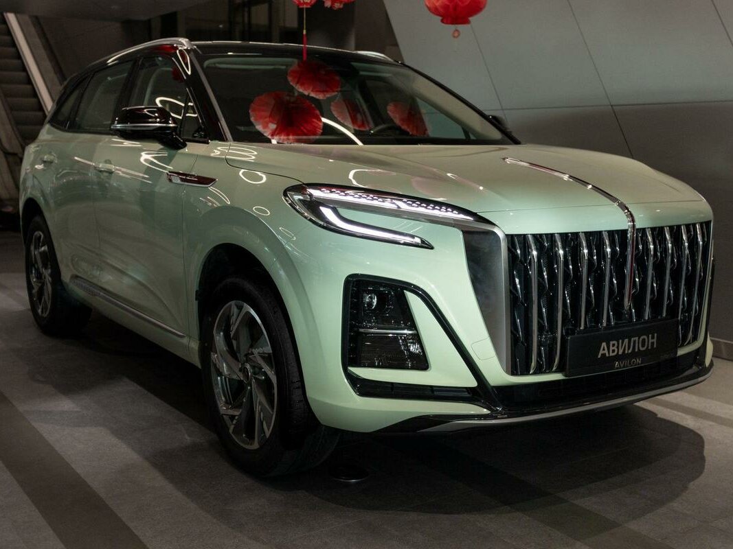 Hongqi HS3