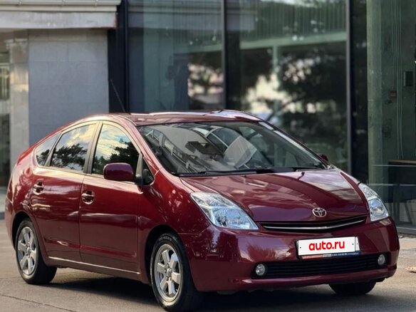 2005 Toyota Prius II Рестайлинг (XW20), красный, 630000 рублей - вид 2