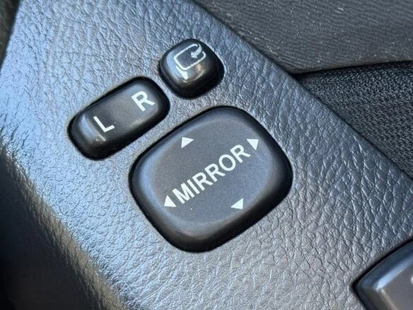 2017 Toyota ISis I Рестайлинг, чёрный, 1090333 рублей - вид 36