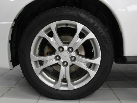 2014 Mitsubishi Outlander III, белый, 1480000 рублей - вид 10