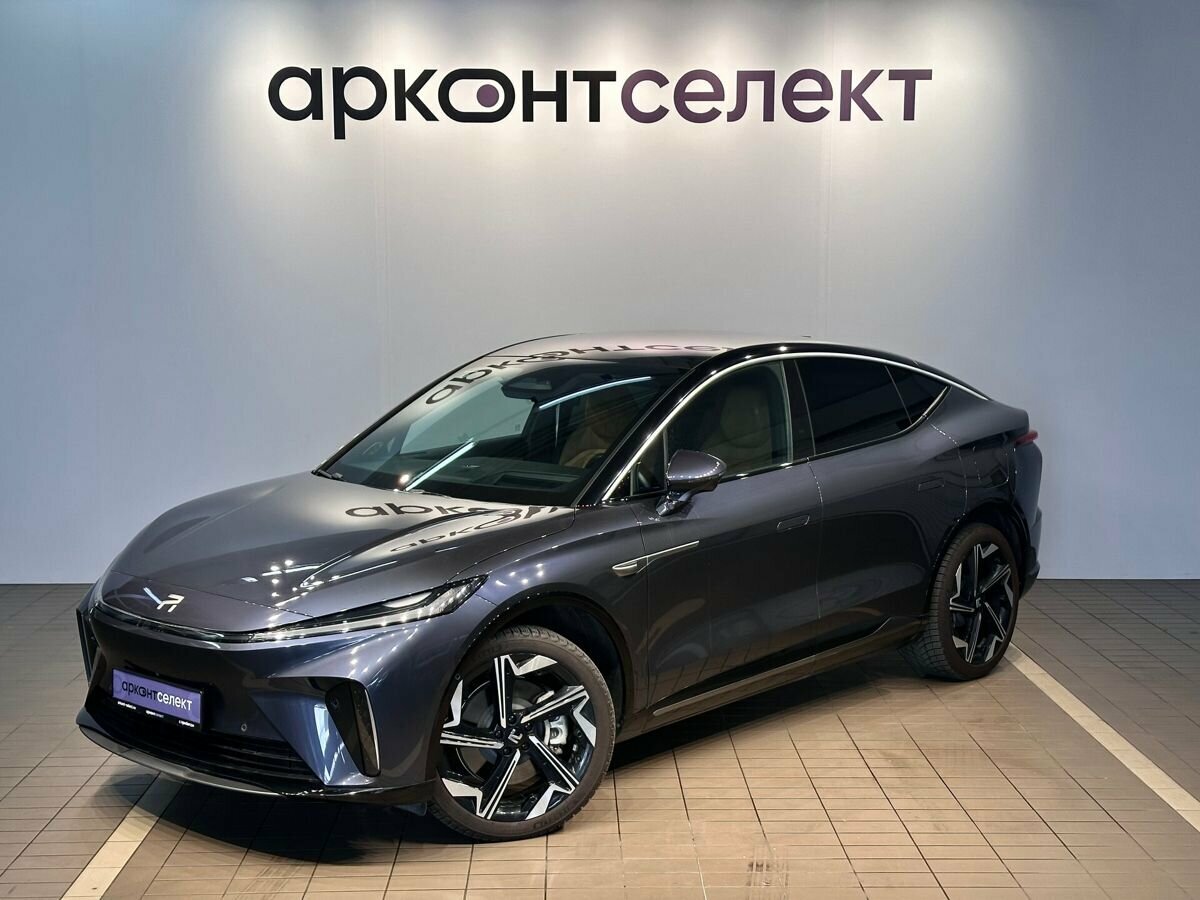 Rising Auto R7 90 kWh
