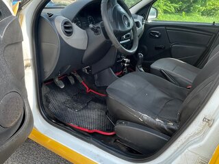 2015 Renault Logan I Рестайлинг, жёлтый, 130000 рублей, вид 5