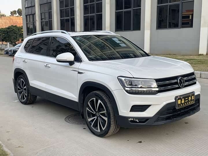 Volkswagen Tharu I