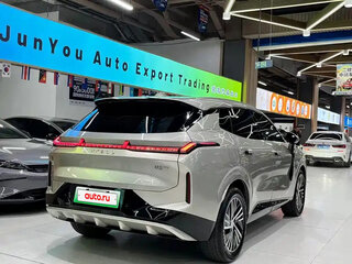 2025 Lynk & Co 08 21.2 kWh I, серебристый, 3800000 рублей, вид 5