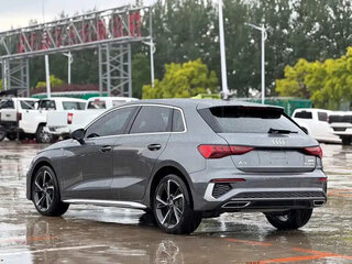 2023 Audi A3 Sportback 35 TFSI IV (8Y), серый, 1525000 рублей, вид 4