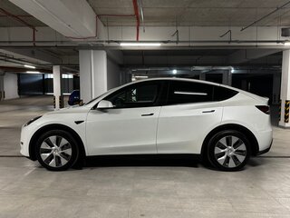 2023 Tesla Model Y Long Range Dual Motor I, белый, 4700000 рублей, вид 4