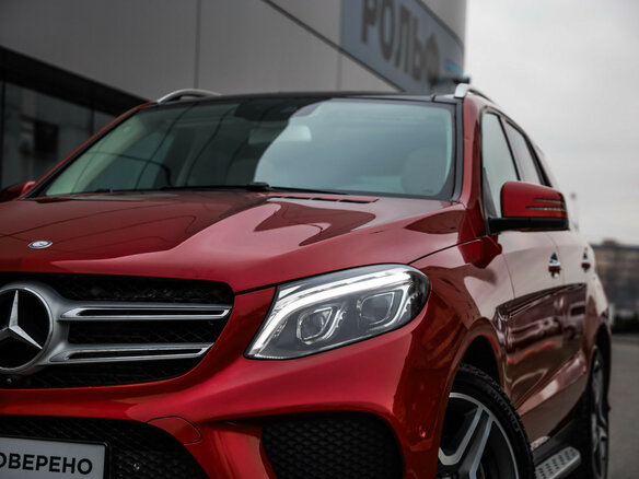 2016 Mercedes-Benz GLE 350 d I (W166), красный, 3199000 рублей - вид 1