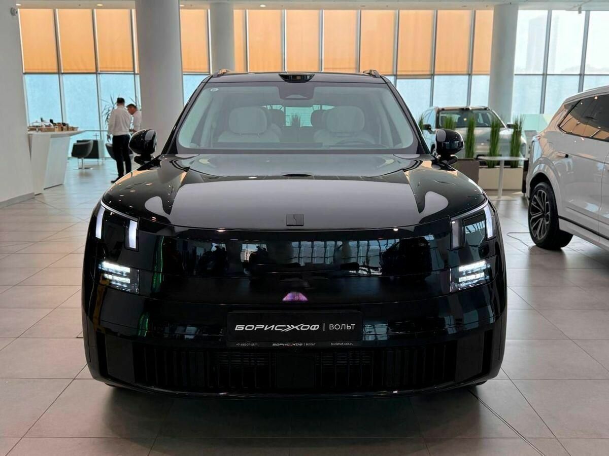 Lynk & Co 900