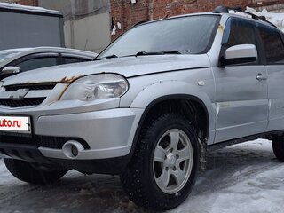 2012 Chevrolet Niva I Рестайлинг, серебристый, 270000 рублей, вид 1