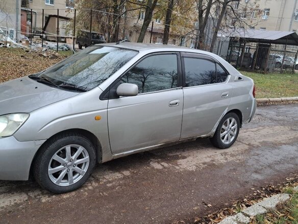 2000 Toyota Prius I Рестайлинг (XW10), серебристый, 230000 рублей - вид 12