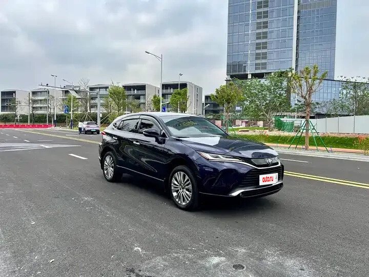 Toyota Harrier IV (XU80)