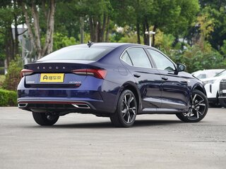 2026 Skoda Octavia IV (A8) Рестайлинг, синий, 2740000 рублей, вид 5