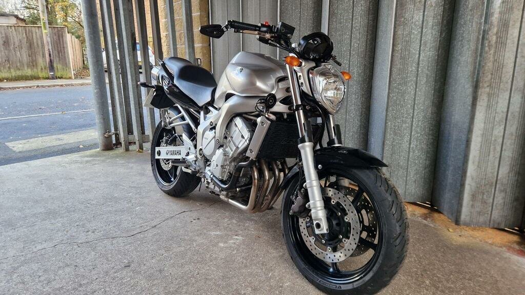 Yamaha FZ6