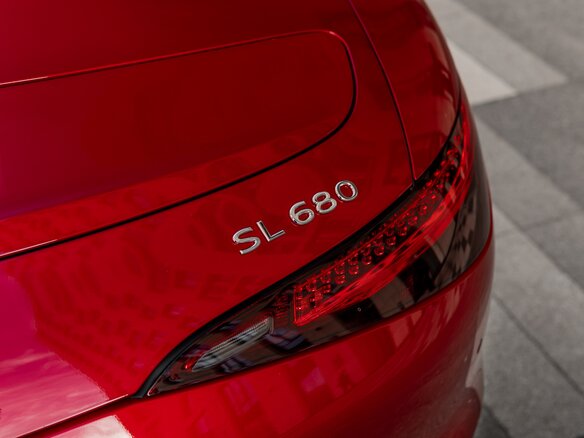 2025 Mercedes-Benz Maybach SL SL 680, красный, 37900000 рублей - вид 15