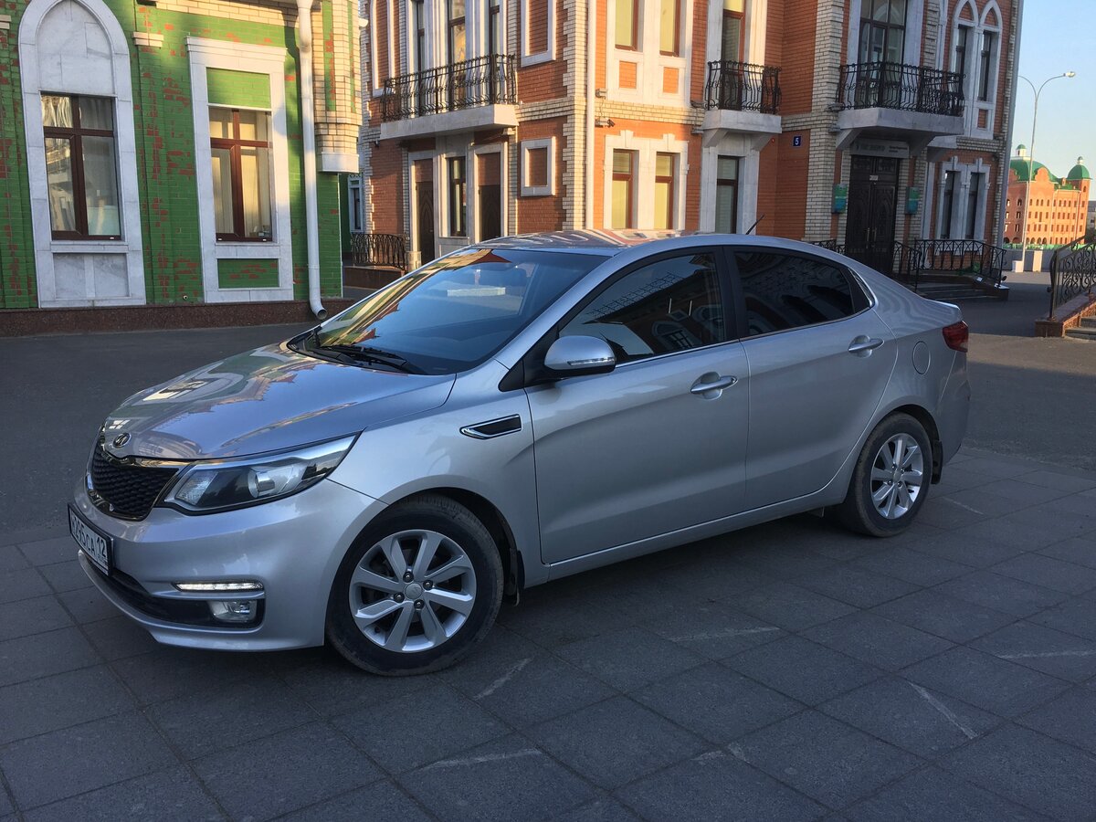 Kia Rio 3 серебристая