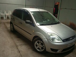 2004 Ford Fiesta Mk5, серебристый, 180000 рублей, вид 1