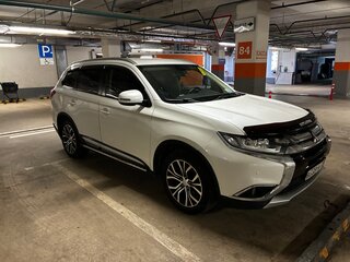 2015 Mitsubishi Outlander III Рестайлинг 2, белый, 1700000 рублей, вид 1