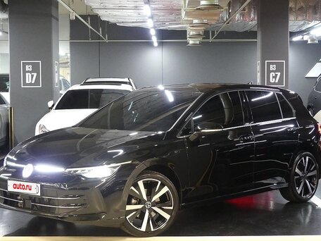 2023 Volkswagen Golf VIII, чёрный, 2250000 рублей, вид 2