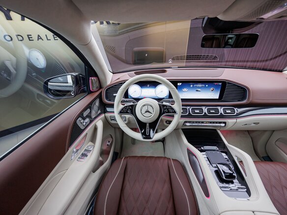 2025 Mercedes-Benz Maybach GLS 600 I Рестайлинг, чёрный, 29000000 рублей - вид 16