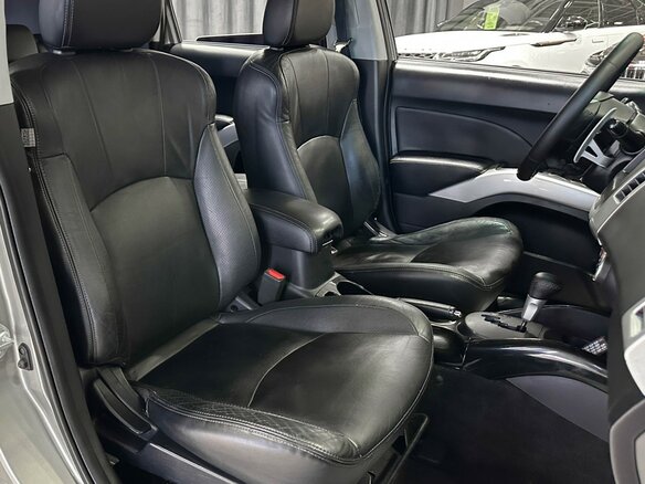 2008 Mitsubishi Outlander II, бежевый, 1097000 рублей - вид 13