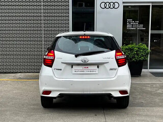 2019 Toyota Yaris DJ/DL, белый, 980123 рублей, вид 5