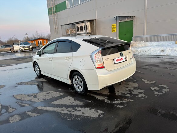2009 Toyota Prius III (XW30), белый, 870000 рублей - вид 2