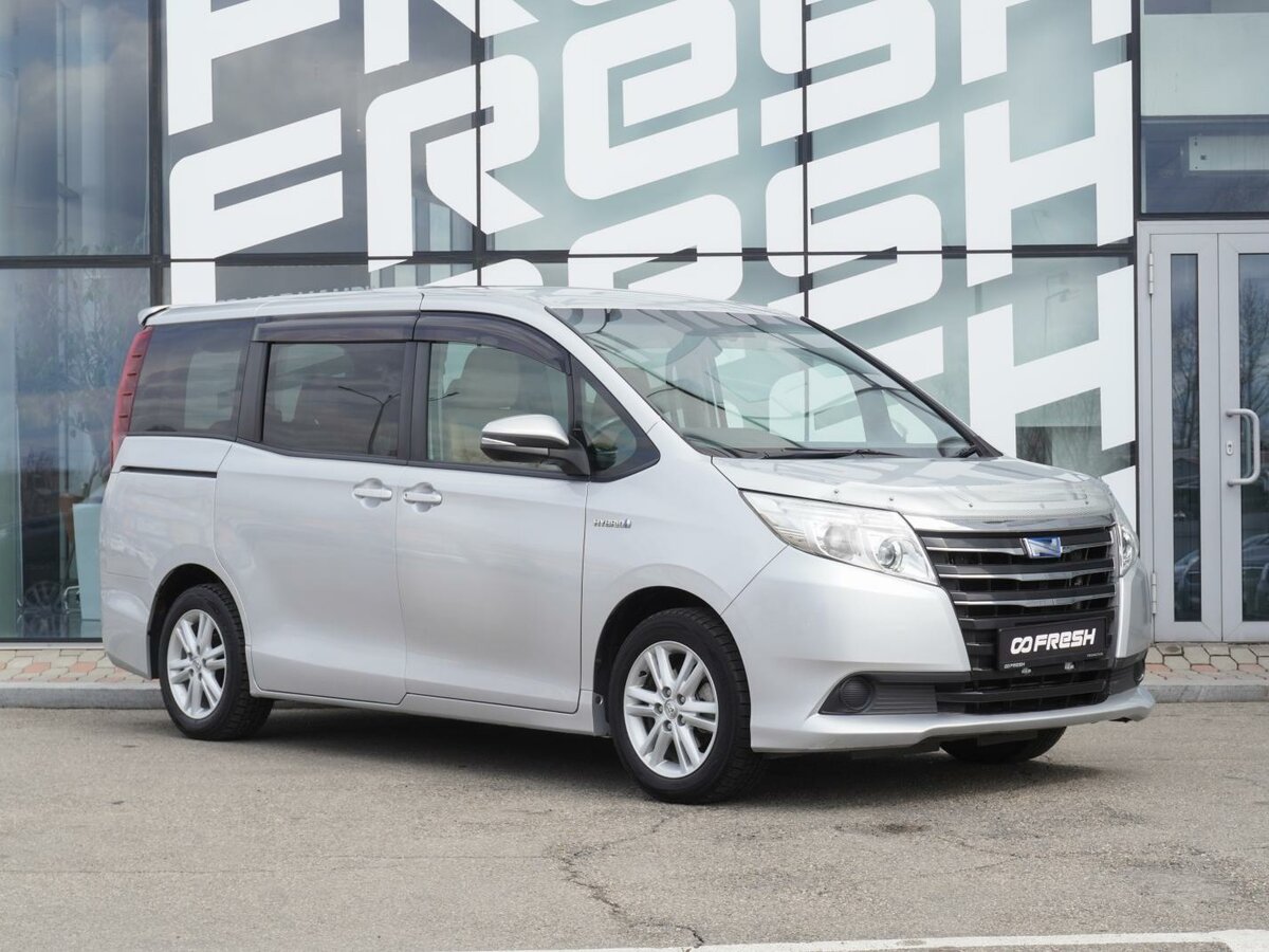 Toyota Noah III (R80)