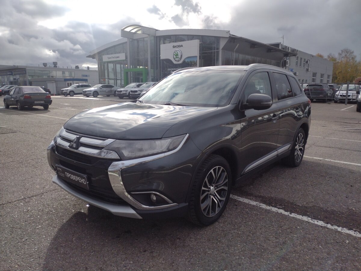 Купить б/у Mitsubishi Outlander III Рестайлинг 2 2.4 CVT (167 л.с.) 4WD ...