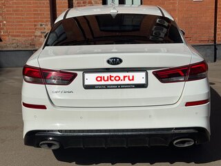 2019 Kia Optima IV Рестайлинг, белый, 1399000 рублей, вид 3