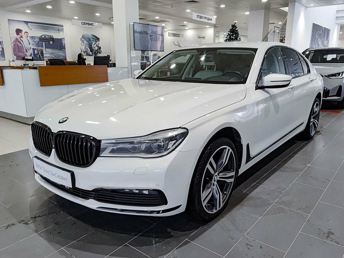 BMW 7 серии VI (G11/G12)