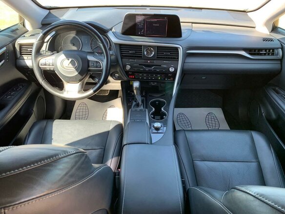 2020 Lexus RX 300 IV Рестайлинг, белый, 4450000 рублей - вид 4