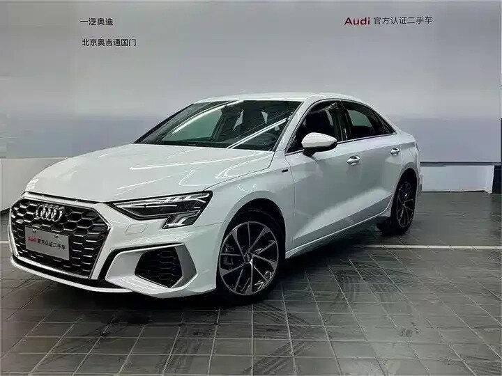 Audi A3 35 TFSI Long IV (8Y)