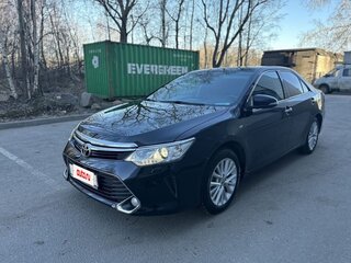 2015 Toyota Camry VII (XV50) Рестайлинг, чёрный, 1900000 рублей, вид 1