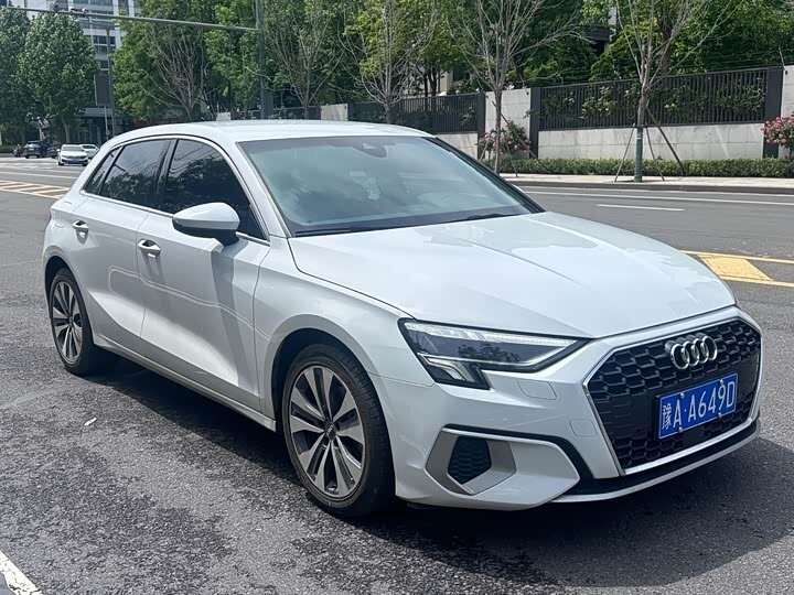 Audi A3 Sportback 35 TFSI IV (8Y)