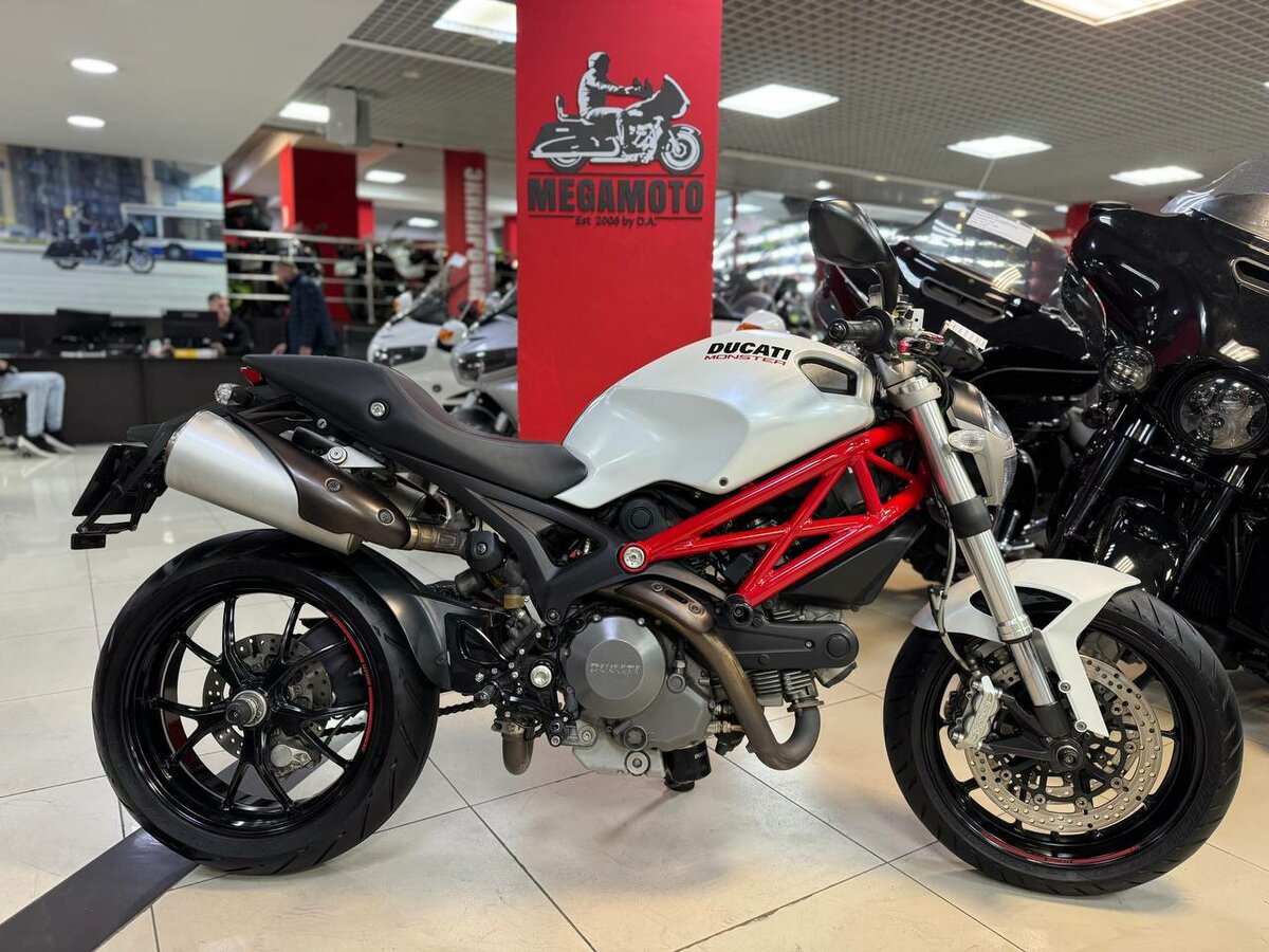 Ducati Monster 796