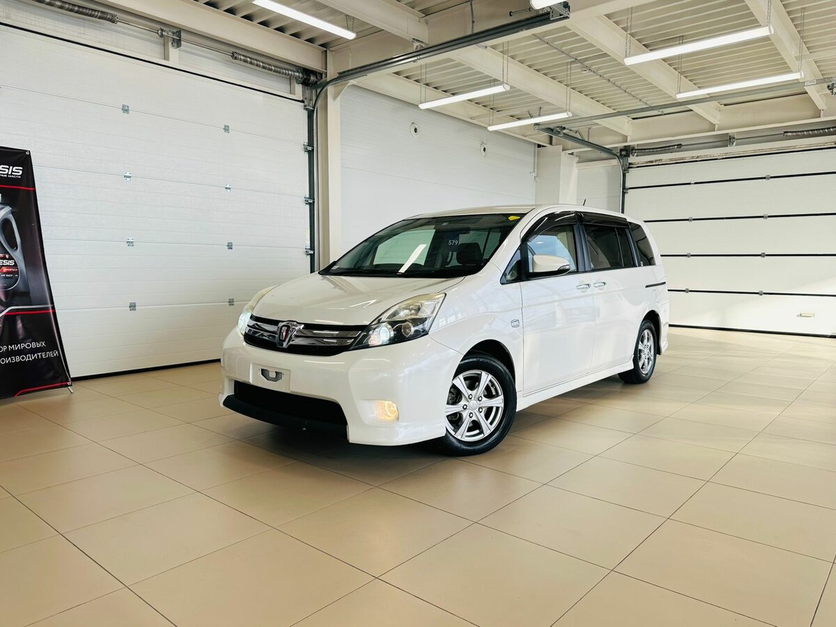 Toyota ISis I Рестайлинг
