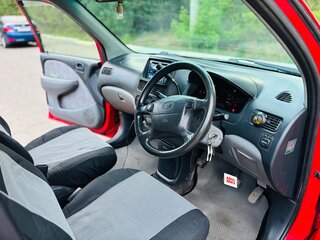 2000 Toyota Raum I, красный, 235000 рублей, вид 5