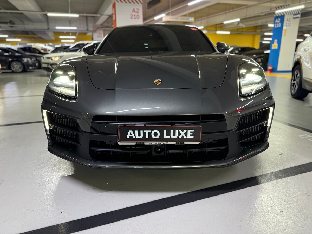 Porsche Panamera III