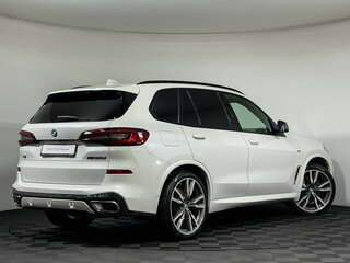 2021 BMW X5 M50d IV (G05/G18), белый, 6899000 рублей, вид 2