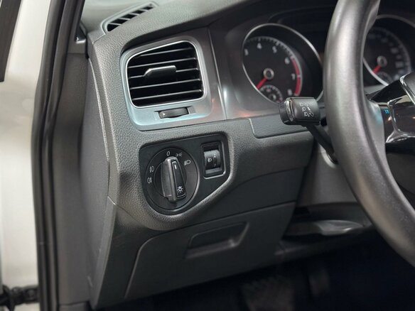 2013 Volkswagen Golf VII, белый, 849000 рублей - вид 8