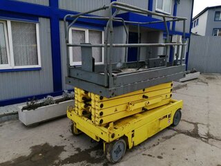2010 Haulotte Compact 12, жёлтый, 900000 рублей, вид 1