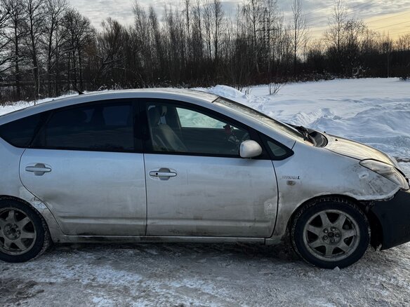 2007 Toyota Prius II Рестайлинг (XW20), серебристый, 550000 рублей - вид 1