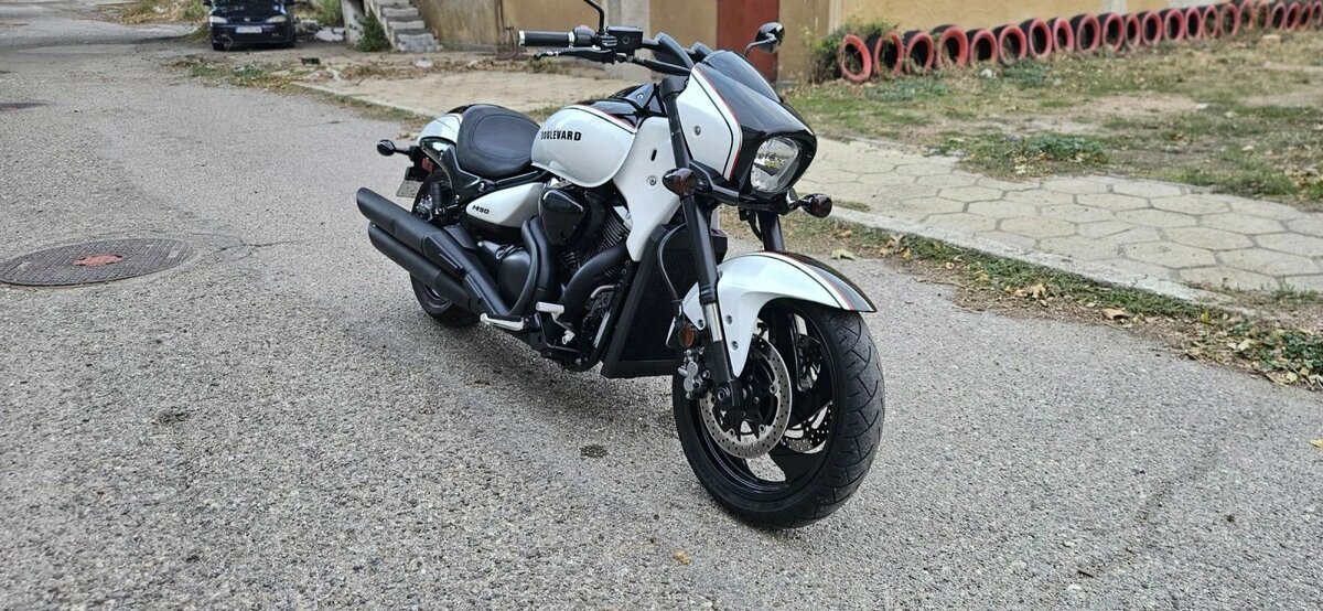 Suzuki Boulevard M90