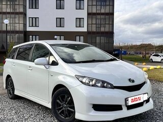 2011 Toyota Wish II, белый, 630000 рублей, вид 1
