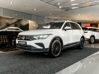 2021 Volkswagen Tiguan II Рестайлинг, белый, 2650000 рублей, вид 1
