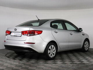 2016 Kia Rio III Рестайлинг, серебристый, 900000 рублей, вид 5