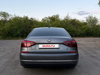 2017 Volkswagen Passat B8, серый, 1400000 рублей, вид 3