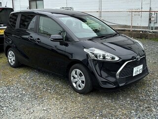 2022 Toyota Sienta II Рестайлинг, чёрный, 950000 рублей, вид 1