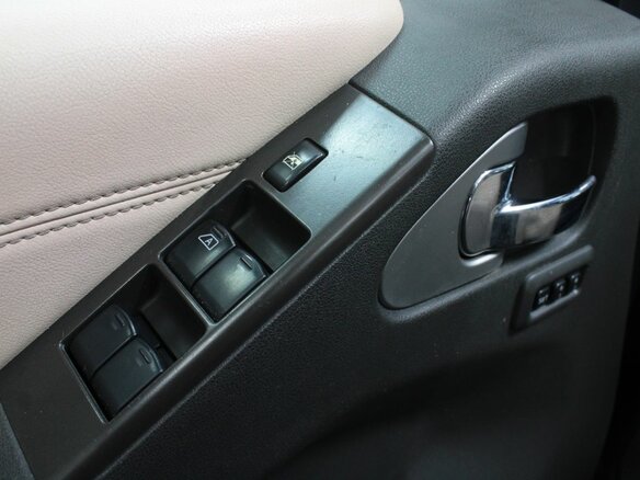 2012 Nissan Pathfinder III Рестайлинг, чёрный, 1385000 рублей - вид 11